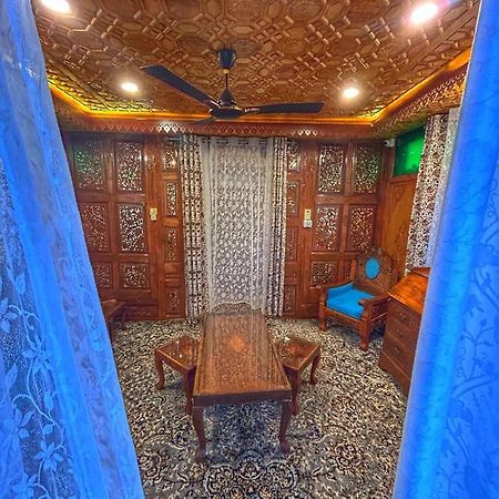 Exotic Young Shreen Houseboat Srinagar  Exterior photo